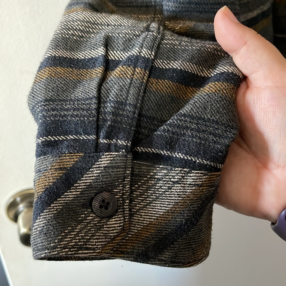 Billabong hooded flannel - Picture 6 of 6